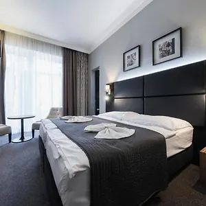 Noir Hotell